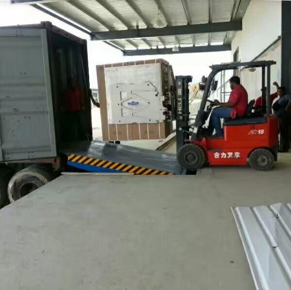 固定式登車(chē)橋